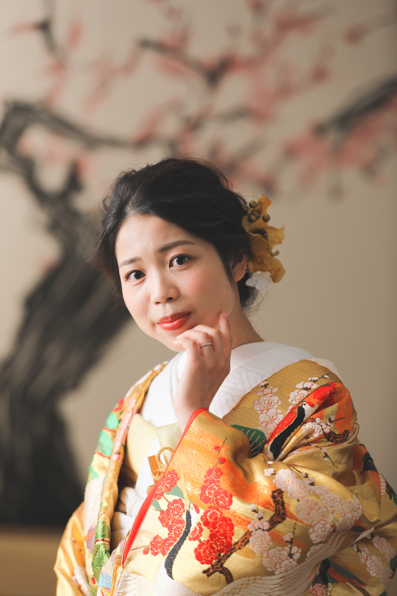 梅をバックに可愛い新婦様！