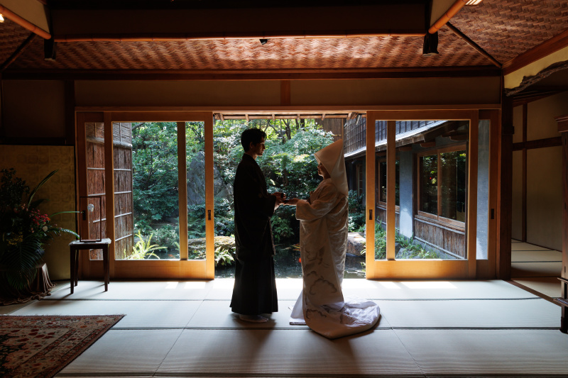 中庭の見える空間で