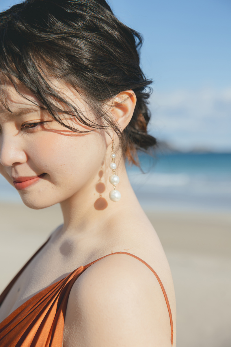 ピアスの影も可愛い