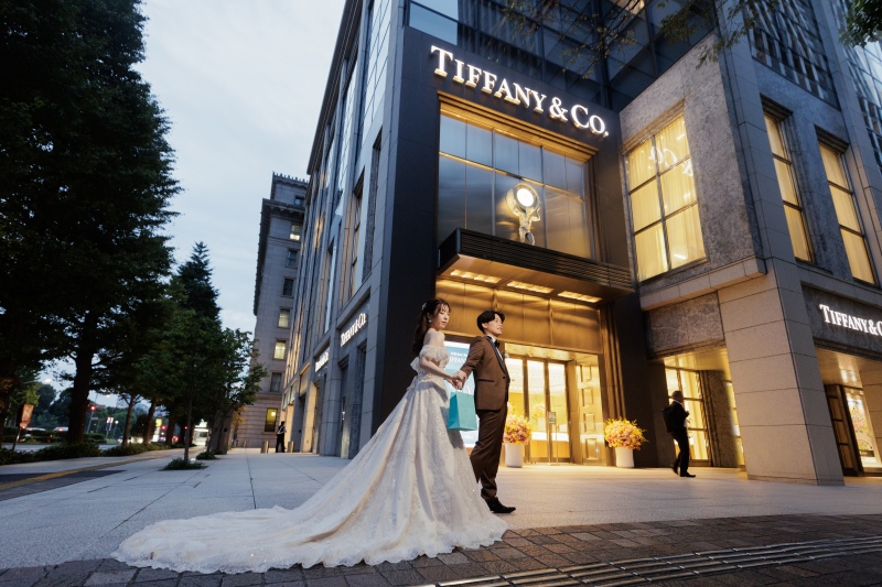 Tiffanyのお店の前で、、、