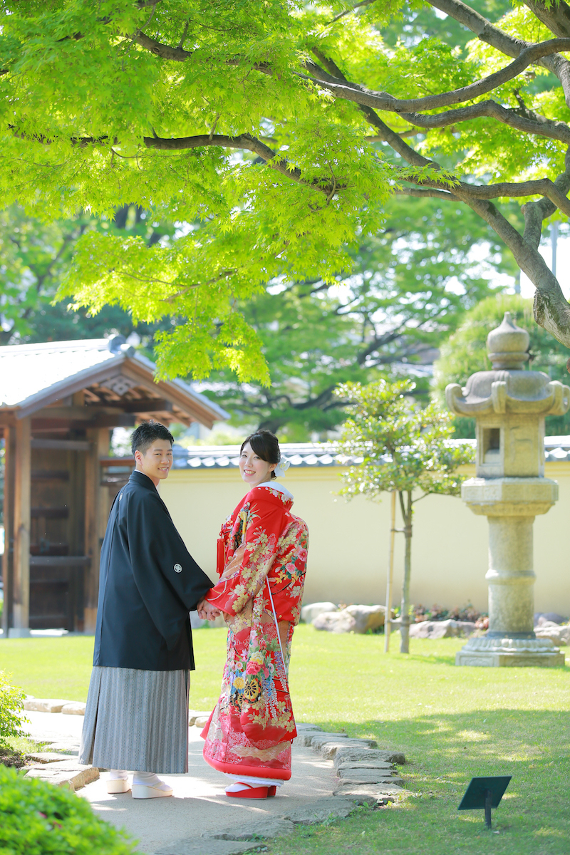 2人で振り向いて