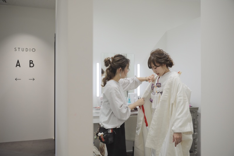 12:30 ヘアメイク開始