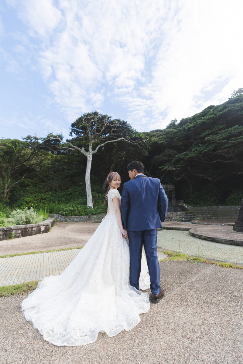 ドレスのボリュームも活かして。