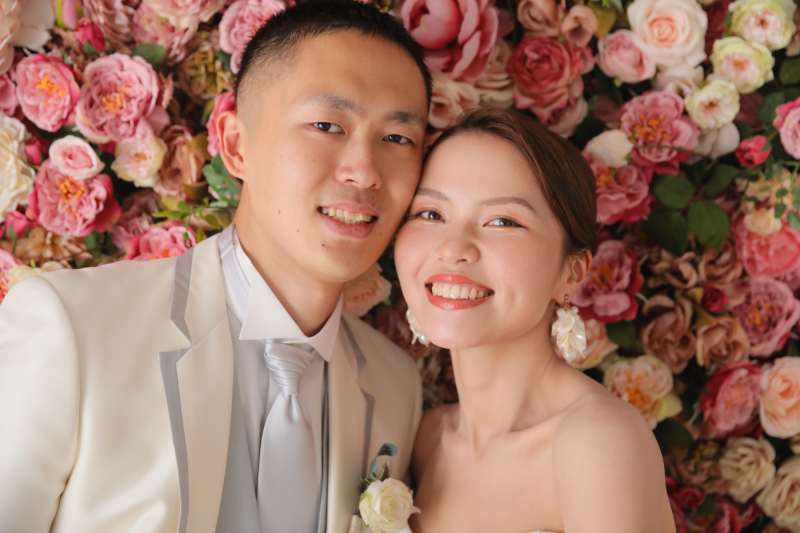 洋装ハウススタジオで花に囲まれて8