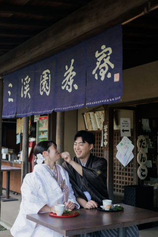 お団子屋さんでおふたりならではのお写真を