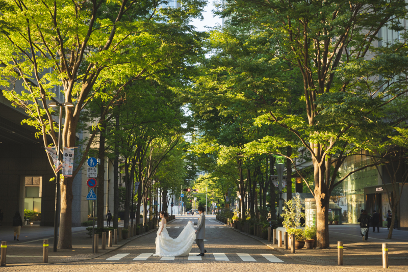 そして丸の内に笑