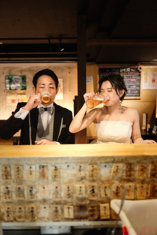 いつもの居酒屋、特別な姿、サイコーの乾杯