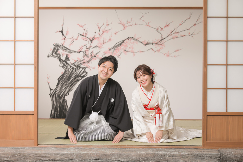 王道のお辞儀ショットも!