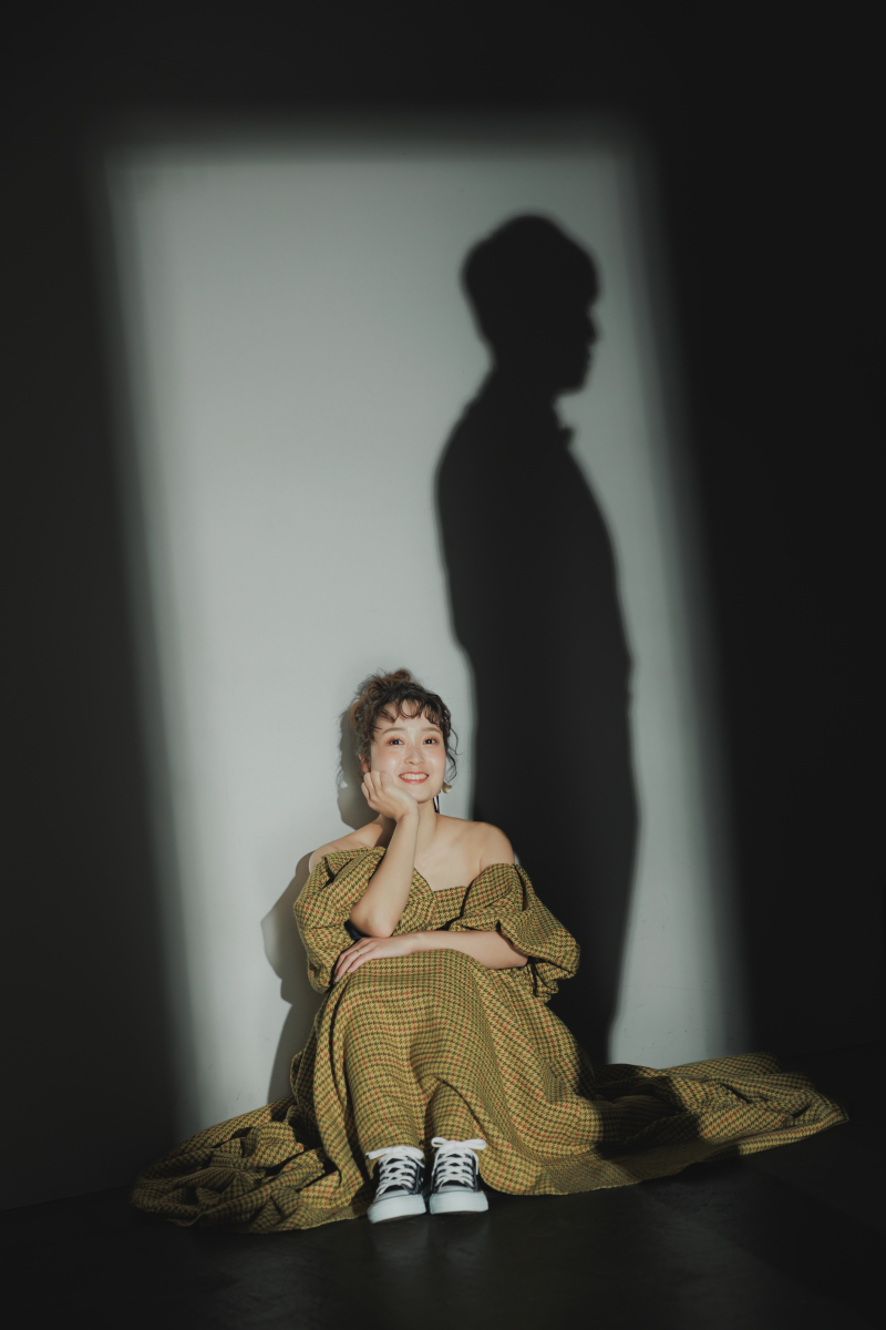 光と影を使って。