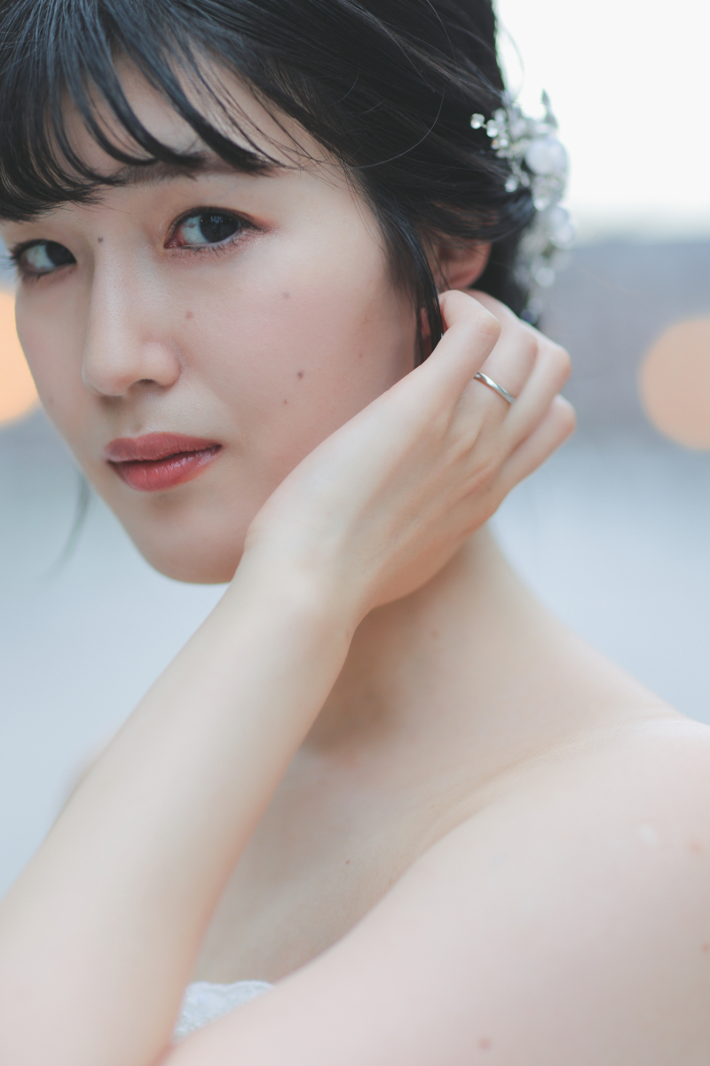 お顔と、指輪と