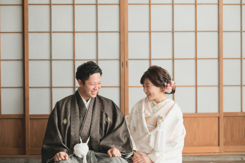 縁側でおしゃべりなお姿も