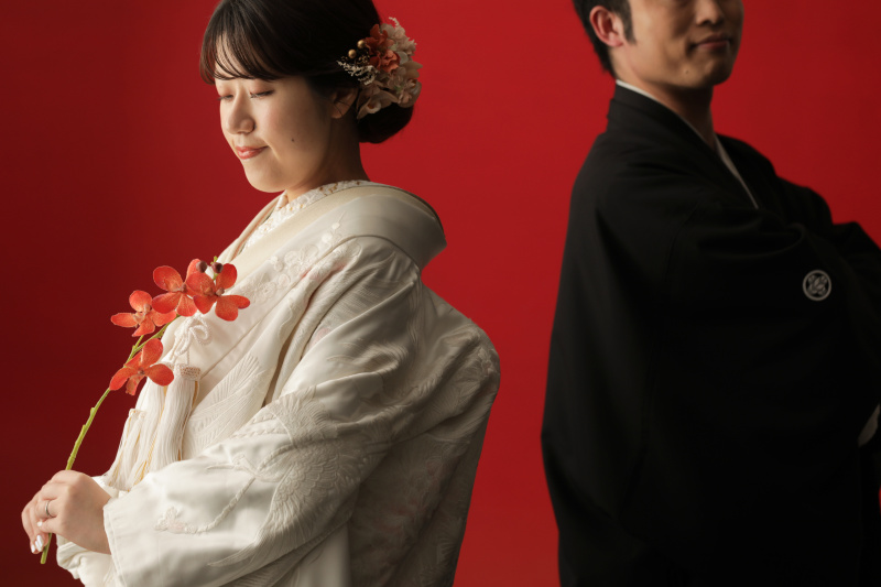 赤の背景でカッコよく。