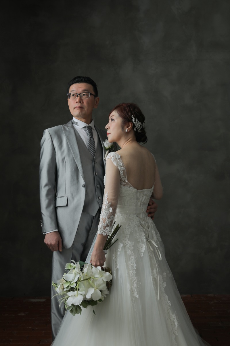 グレーの背景でシックに！