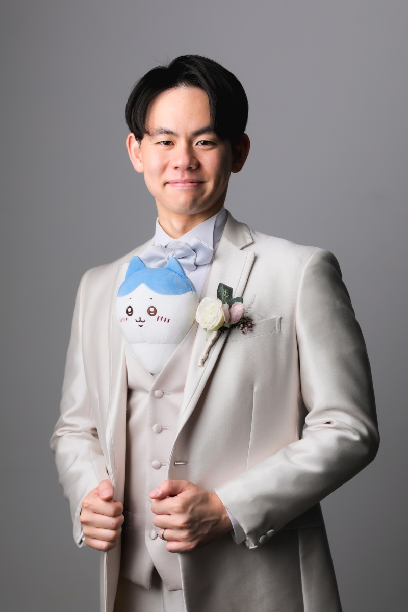 タキシードの中に...