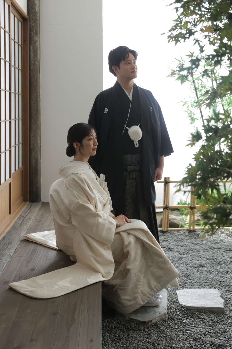 2人寄り添って