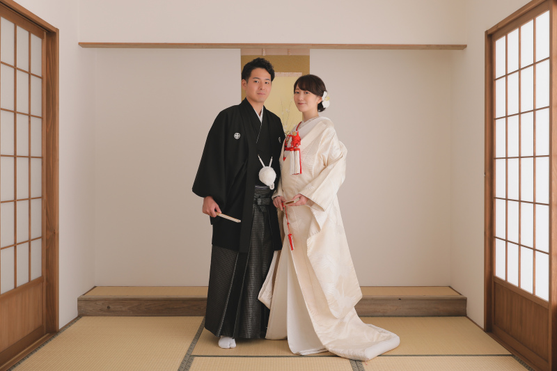 掛け軸前でお着物をおろしたご撮影も