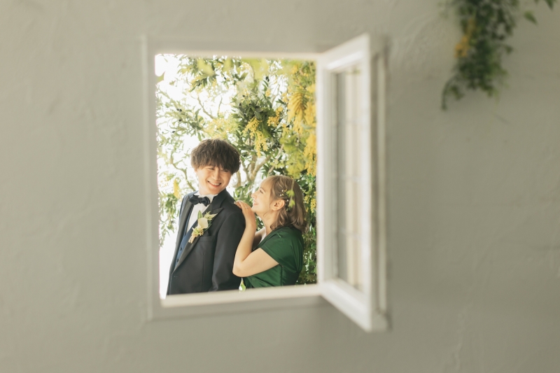 窓から覗くと。