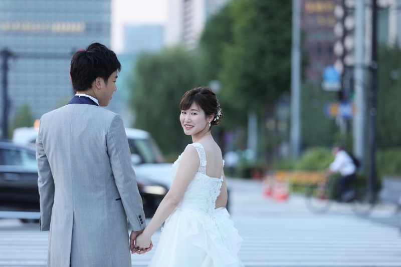 信号を待っている間に