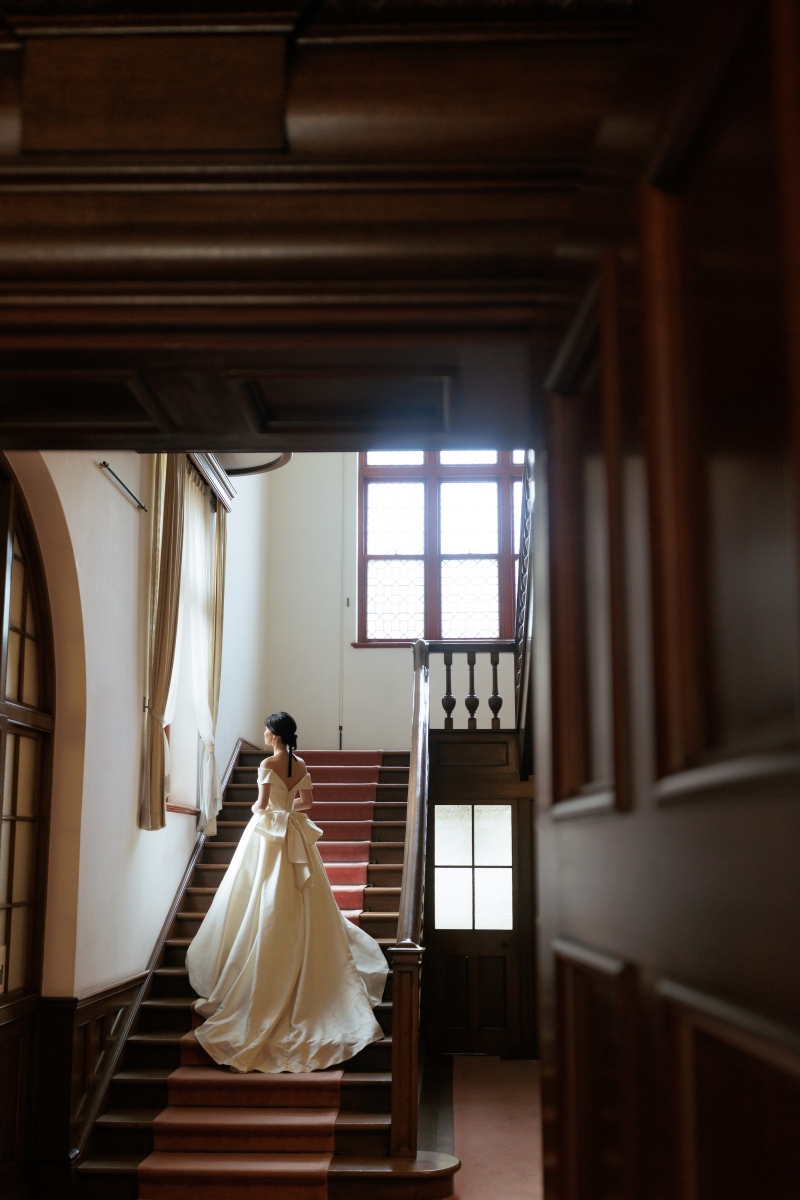 洋館ならではの階段で撮影