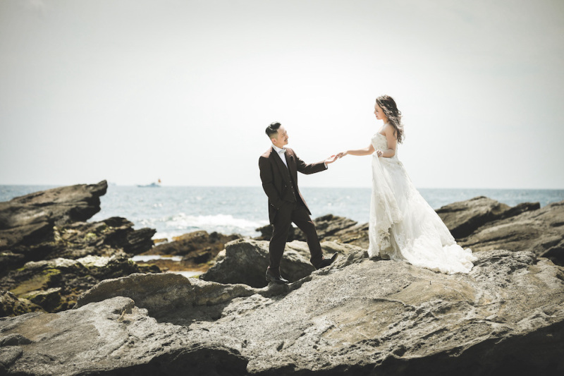 かっこいいテイストも、海撮影だからこそ。