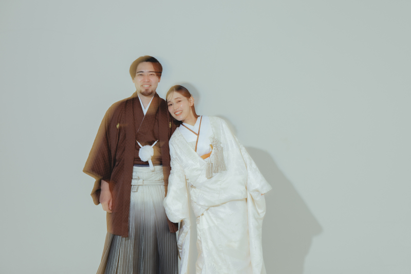 【シンプルな背景がお二人らしさを輝かせる◇】和装スタジオPLUS+【基本料金+全データレタッチ付き!】