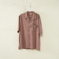 半袖シャツ①（エンジ色）