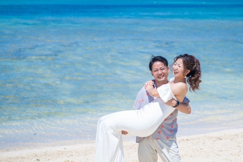 楽しい雰囲気でお姫様抱っこ♪