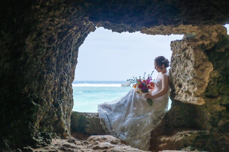 こちらのビーチでは、洞窟での撮影も可能です♪