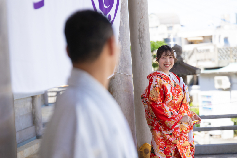 新郎様だけを見つめる新婦様の幸せそうな笑顔を撮影