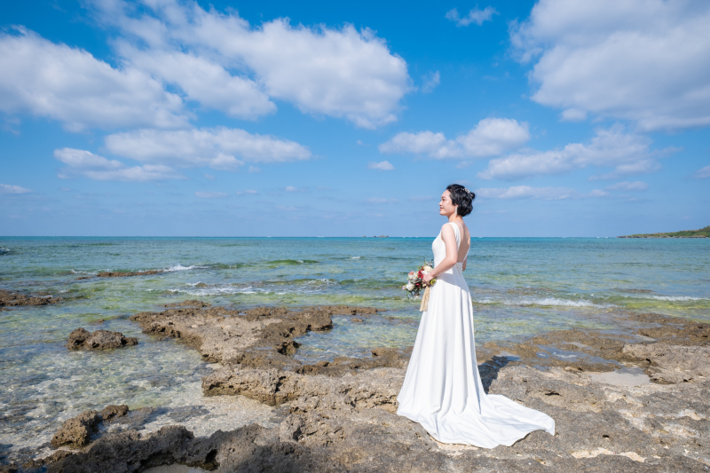 沖縄の海は、刻一刻とその表情を変えています。