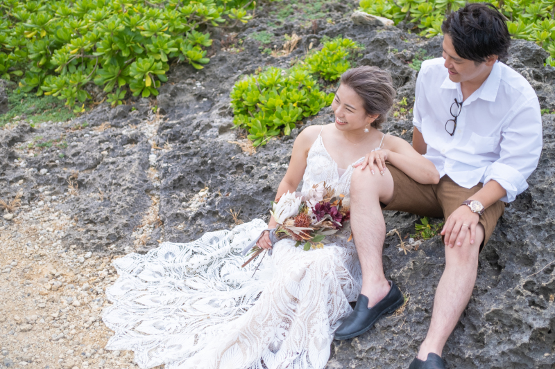 沖縄の撮影地に合う新郎様カジュアル衣装