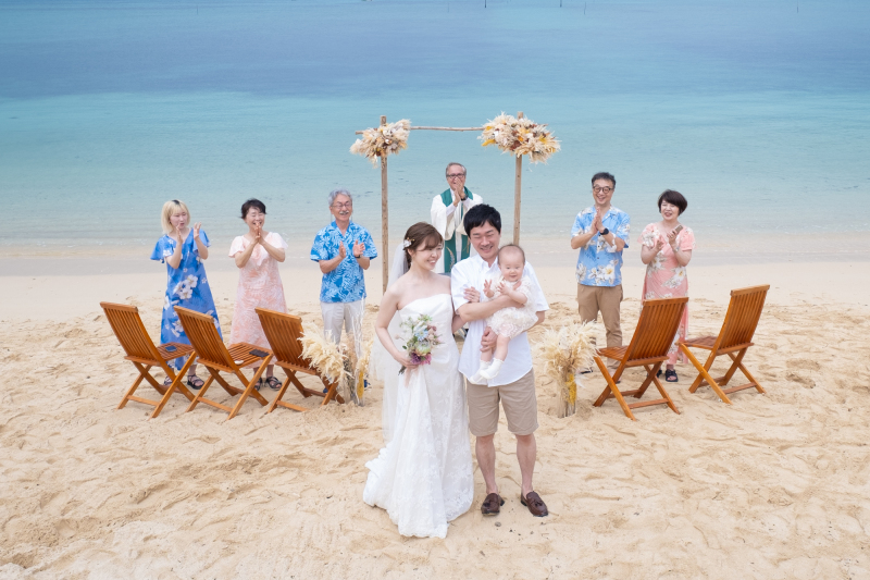 沖縄のビーチを挙式場所にして挙式プロデュース