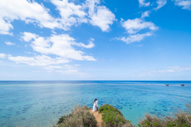 表情を変えるビーチ