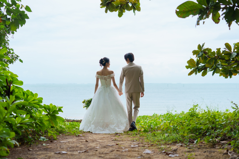 今日は少し曇り空、時おり小雨もぱらり。