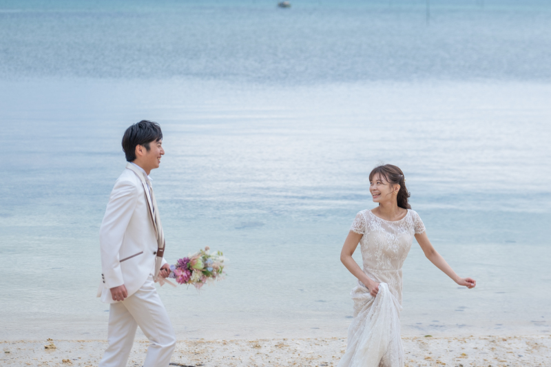 フォトウェディングで沖縄ビーチを堪能♪