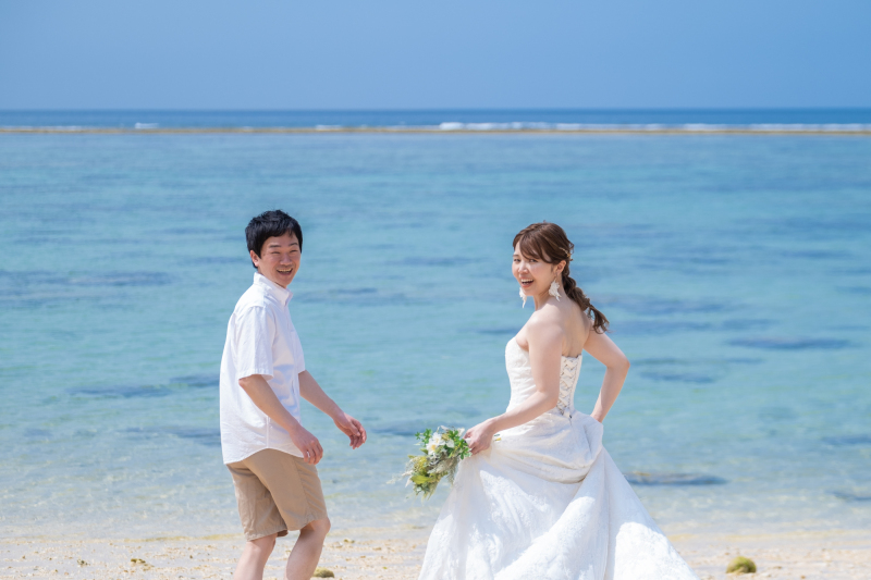 海へ駆け出すお二人