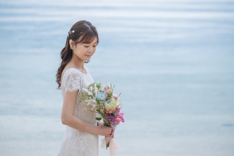 温かく優しく微笑む新婦様