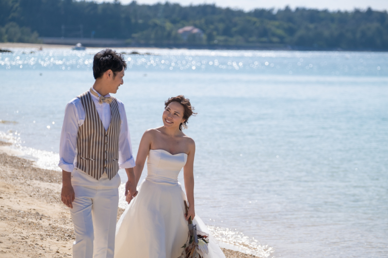 波打ち際を歩きながら♪