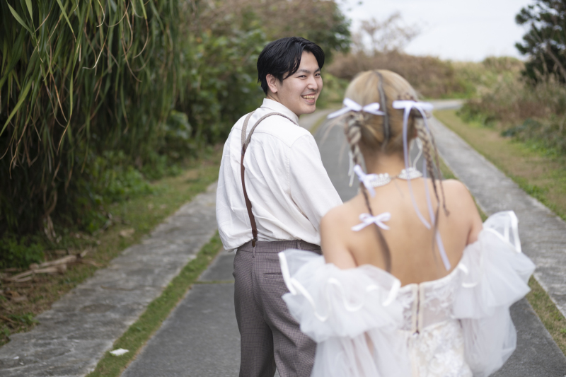 ビーチへ向かう途中も撮影します♪