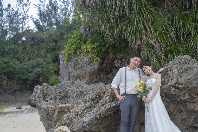 海辺の大きな岩！！