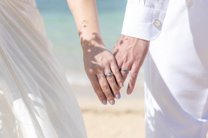 そっと手を繋いで&hellip;