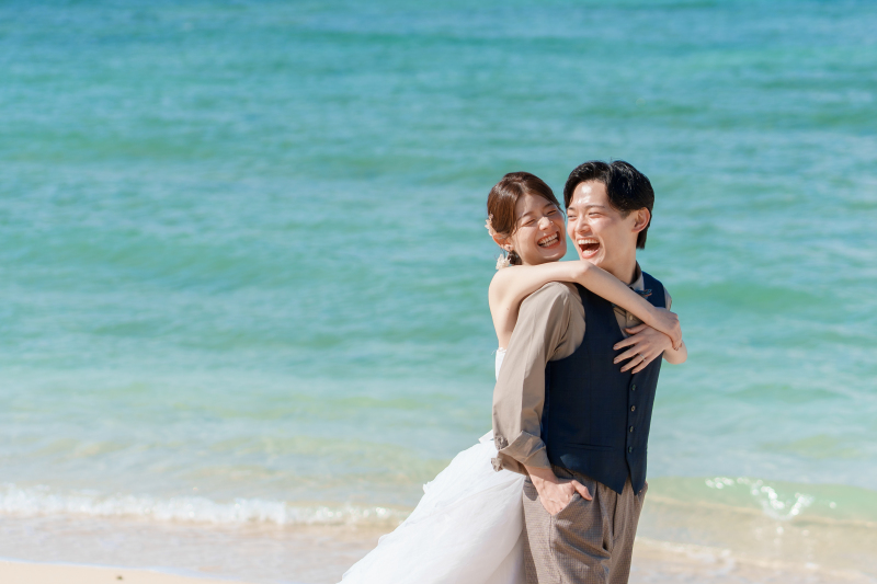 後ろからぎゅっと♪