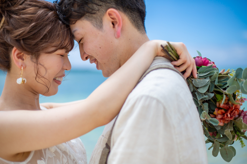 おでこをコツンとくっつけて