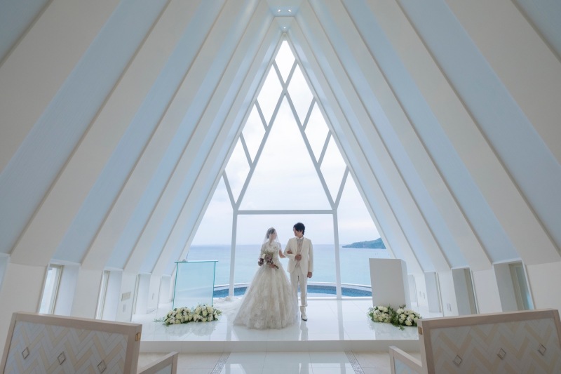 チャペルの中へ