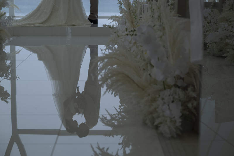 バージンロードに映るお二人の姿