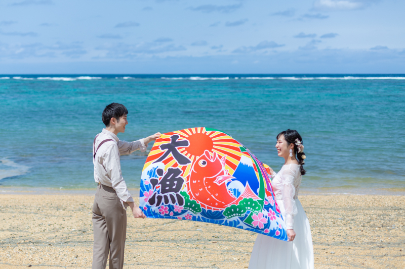 ビーチ到着♪お持ち込みグッズで撮影！