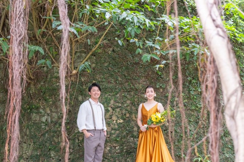 幸せの象徴であるガジュマルの木々に囲まれて