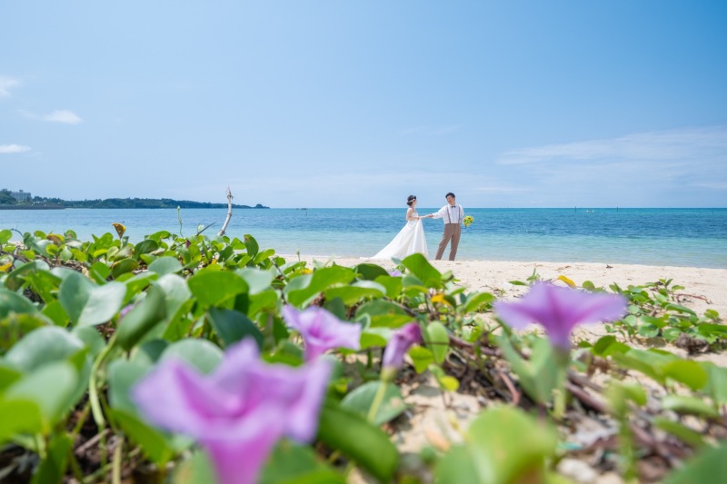 好きなお花と一緒に沖縄フォトウェディング