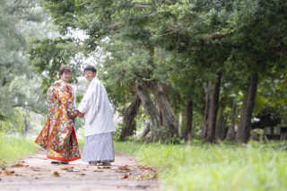 和装と洋装どちらも撮れる！沖縄フォトウェディング♪