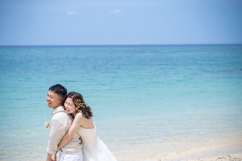 サプライズのバックハグ